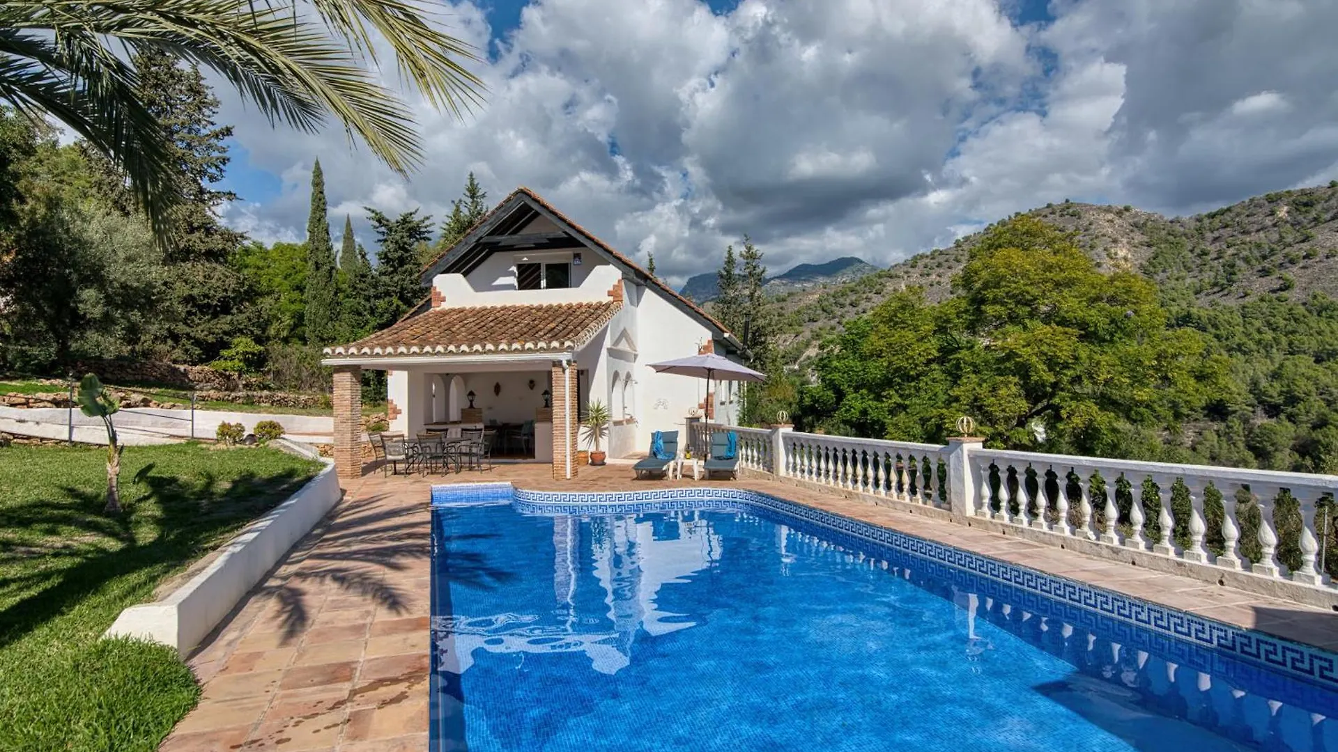 Villa Morera Bed & Breakfast Фрихилиана